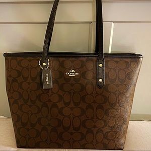Coach City Zip Large Tote